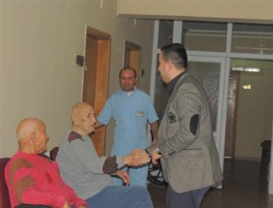 İsa Karamehmetoğlu, Huzurevini Ziyaret Etti