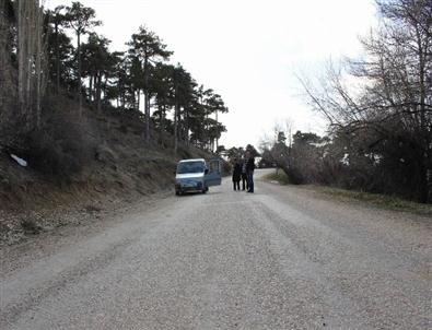 (özel Haber) Bu Yolda Araçlar Kendi Kendine Hareket Ediyor