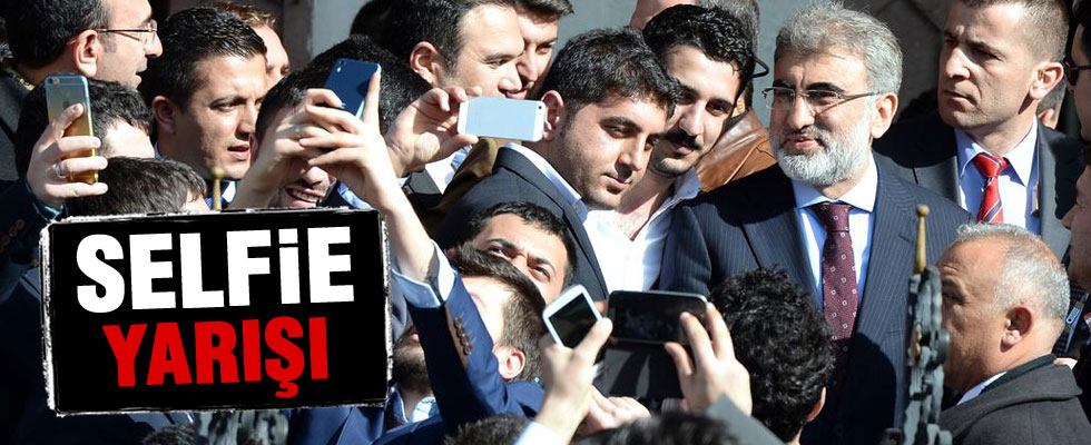 Başbakan Davutoğlu Cuma Namazını Başyazıcıoğlu Camii'nde Kıldı