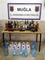 SAHTE RAKı - Jandarmadan Sahte Rakı Operasyonu