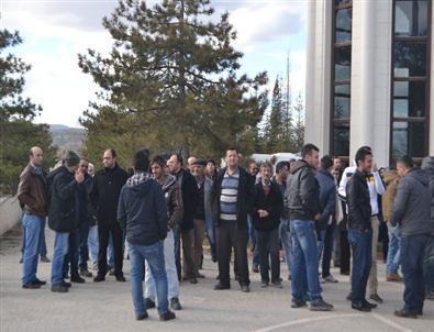 Sögüt'te Fabrika Önünde İşçi Eylemi