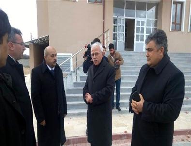 Başkan Özgüven Mesleki Teknik Anadolu Lisesini İnceledi