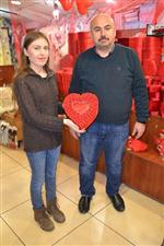 KLASİK ARABA - Esnaftan 14 Şubat Sevgililer Günü Hazırlığı