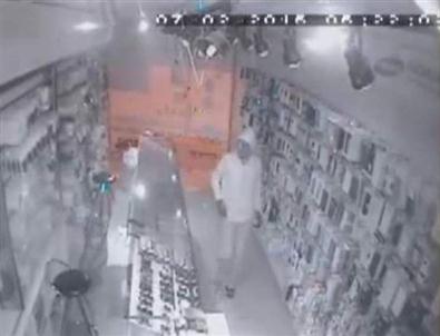 Telefon Bayisinden 80 Bin Liralık Cep Telefonu Çalan Hırsız Yakalandı