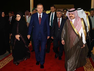 Cumhurbaşkanı Erdoğan Kabe'yi ziyaret ederek umre yaptı