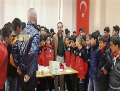 Öğrencilerden Kaymakam Erkan’a Doğum Günü Sürprizi