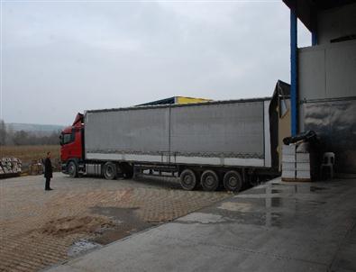 Suriyeli Sığınmacılara Bayramiç’ten 40 Ton Elma Yardımı