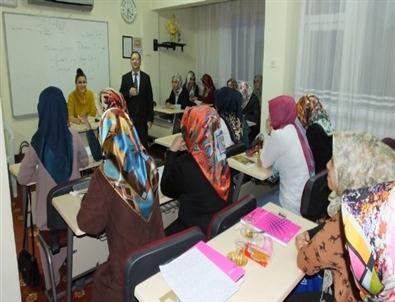 Burhaniye’de Kurs Öğretmenlerine Çocuk Etkinlikleri Eğitimi