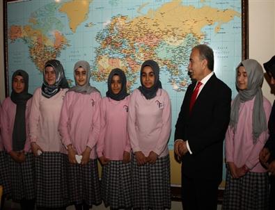 Tarihi Okula Teknolojik Kütüphane