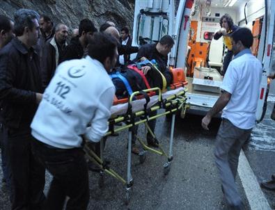 Çaya Uçan Araçtaki 3 Yaşında Çocuk Kayboldu