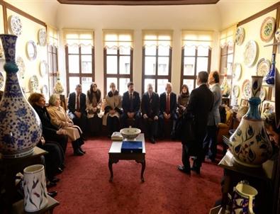 Macaristan Cumhurbaşkanı, Kent Tarihi Müzesi ve Çini Atölyesini Ziyaret Etti