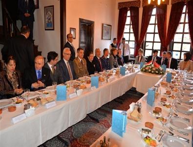 Macaristan Cumhurbaşkanı Kütahya Yemeklerine Hayran Kaldı