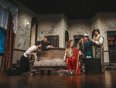 Trabzon Devlet Tiyatrosundan ‘salaklar Sofrası’ Çıkartması