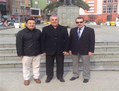 Resim Çekip Tıp Bayramları'nı Kutladılar