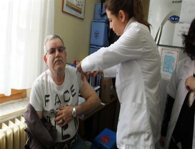 Burhaniye’de Umrecilere Aşı