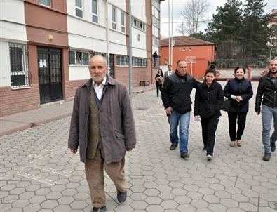 Ygs’nin En Yaşlısı İnegöl’de Sınava Girdi