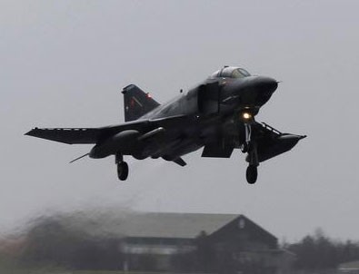 Jübile uçuşunu komutan yaptı