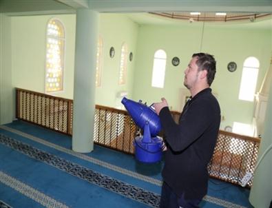 Kırklareli Belediyesi Kamu Kurum ve Kuruluşlarını Dezenfekte Ediyor