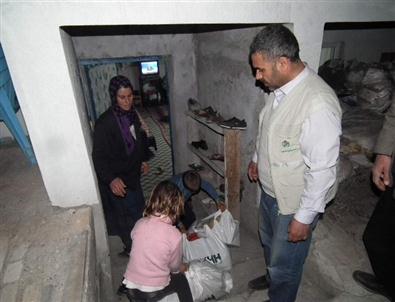 İhh, Mültecileri Gıda ve Un Yardımında Bulundu