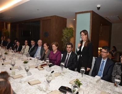 Vali Düzgün, Vali Yasemin Çetinkaya Onuruna Veda Yemeği Düzenledi