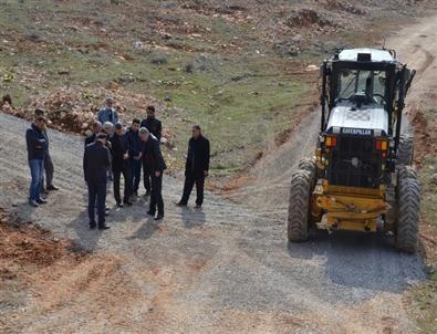 Yeşilyurt Belediyesi Yol Açma Çalışmalarını Sürdürüyor