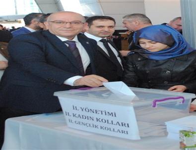 Ak Parti'de Milletvekillerini Belirlemek İçin Temayül Yoklaması Yapılacak