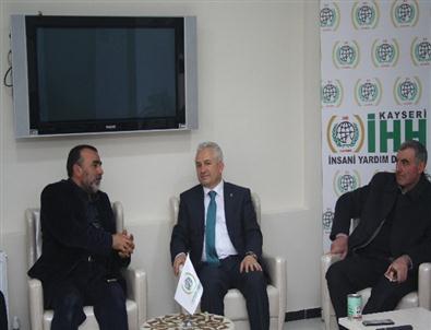 Ak Partı Kayseri Mılletvekili Aday Adayı Suat Özsoy, Kayseri İhh İnsani Yardım Derneği'ni Ziyaret Etti