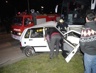 Feci Kazada Otobüsle Çarpışan Otomobil Hurdaya Döndü Açıklaması