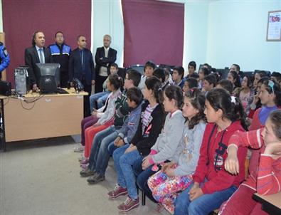 Polis Köy Okulunda Bilgilendirme Toplantısı Yaptı