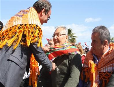 77 Yaşındaki Baykal, Nevruz Ateşinin Üzerinden Atladı