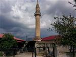 HACıBEYLI - Cami Minaresine Yıldırım Düştü