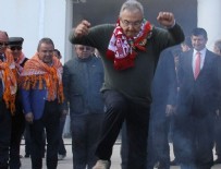 NEVRUZ ATEŞİ - Deniz Baykal'dan 'Nevruz' atlayışı!