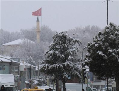 Kırşehir Nevruz'a Karla Başladı