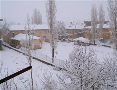 Doğanşehir'de Kar Yağışı Ulaşımı Etkiledi