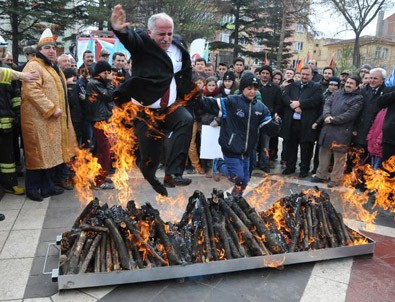 Eskişehir Valisi Nevruz ateşinde yanacaktı