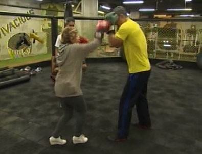 Nazlı Ilıcak, Sadettin Saran ile kick boks yaptı