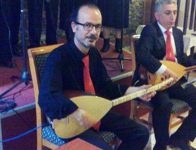 Aysam Dünya Şiir Gününde Ayvalık'ı İzmir’de Temsil Etti