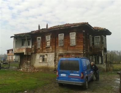 Jandarmadan Horoz Dövüşü Baskını