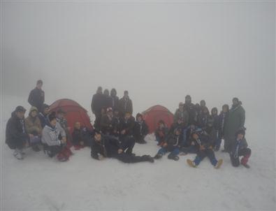 Kağıtsporlu Oba ve Ekip Başları Eğitim Kampında