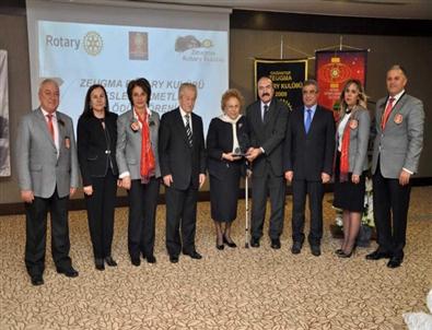 Meslek Hizmet Ödülleri Nüket-celal Ersoy Çiftine Verildi