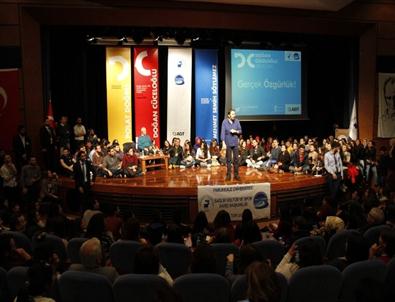 Paü’de Cüceloğlu’na Büyük İlgi