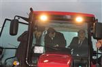 Başbakan Davutoğlu traktör kullandı