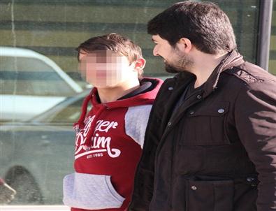 Kavgada 1 Kişiyi Bıçaklayan Çocuk Yakalandı