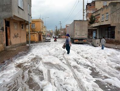 Sondaj Çalışmasında Çıkan Sabun Köpüğü İlginç Görüntüler Oluşturdu