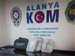 TOSMUR - Alanya'da Yolcu Otobüsünde 4 Kilo 200 Gram Kubar Esrar Ele Geçirildi
