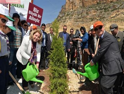 Mersin’de Gönül Elçileri Bereket Ormanı Oluşturuldu
