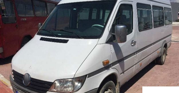 O minibüs kütüphane oluyor