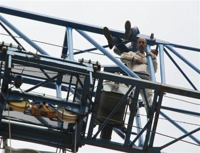 Akhisar’da Stadyum İnşaatında İntihar Girişimi Yaşandı