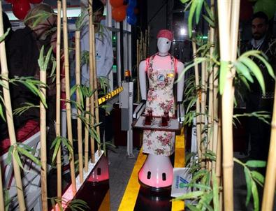 Konya’da Robot Garsonlar İş Başı Yaptı