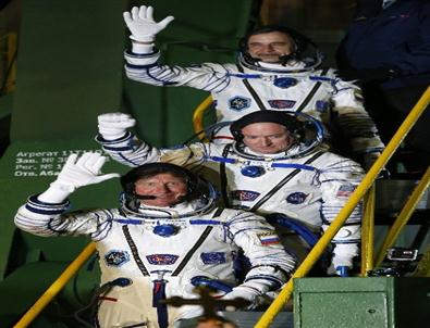 Astronotların Uzaydaki Bir Yıllık Görevleri Başladı